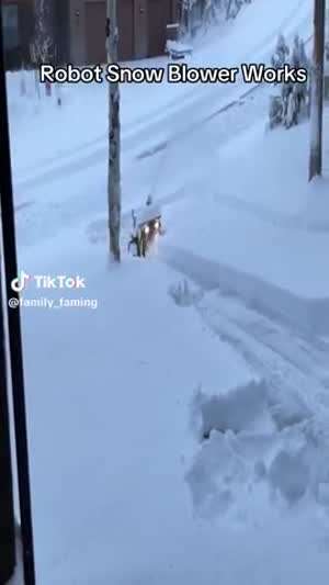 로봇청소기 말고 로봇제설기!