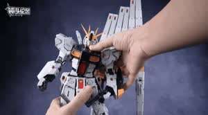 요즘 이슈라는 72만원짜리 건프라 근황.gif