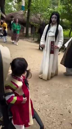 귀신이 너무 무서운 아기