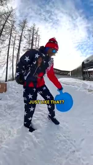 동계올림픽 현장에서 눈썰매 타는 스눕 독