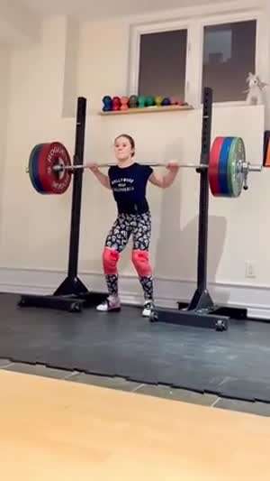 스쿼트, 몸을 비틀고 꼬아서 들어올리려고 하는데 ㄷㄷㄷ