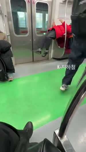 K의 힘이 넘치는 지하철