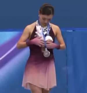 브금] 올림픽 메달에 인형 거치하기.mp4