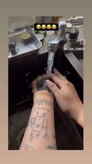 얘들아, 이거 수성펜 아닌가 봐!