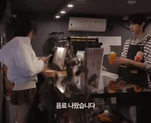 잘생기면 맹물도 오케이.gif