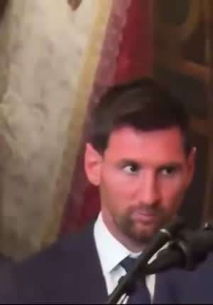 오늘자 백악관 눈치 존나 보는 메시