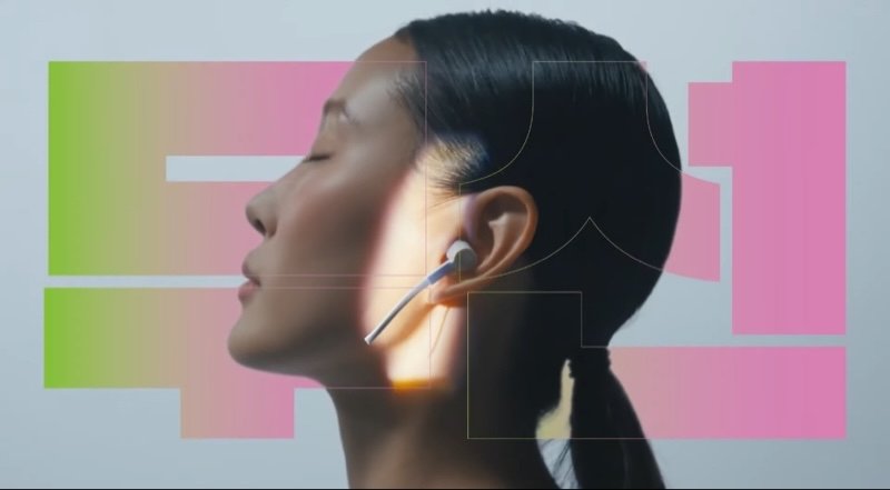 과거 에어팟 디자인을 디스했던 삼성