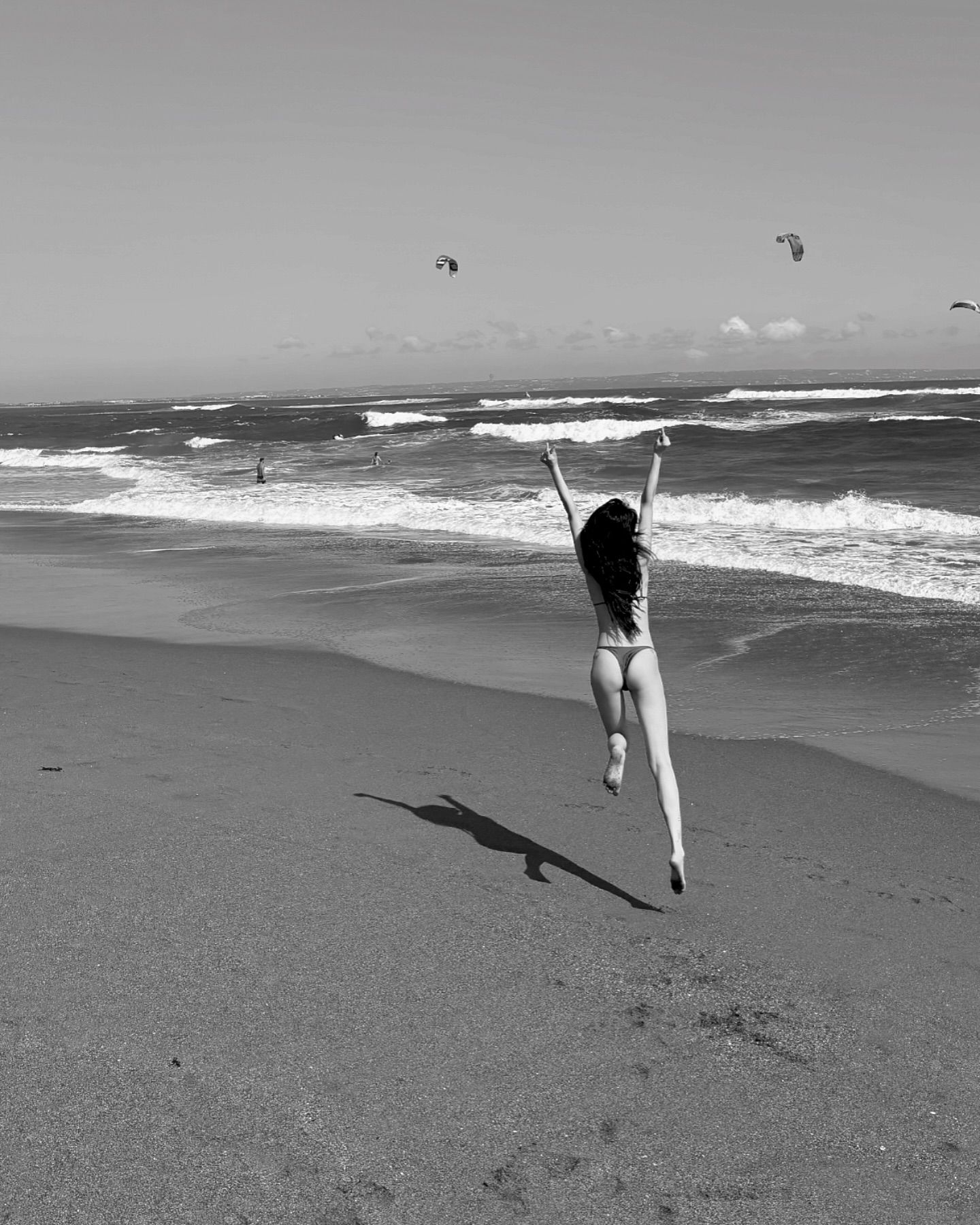 애프터스쿨 나나 갈색 검정 끈비키니 아찔한 T백 엉덩이 뒤태