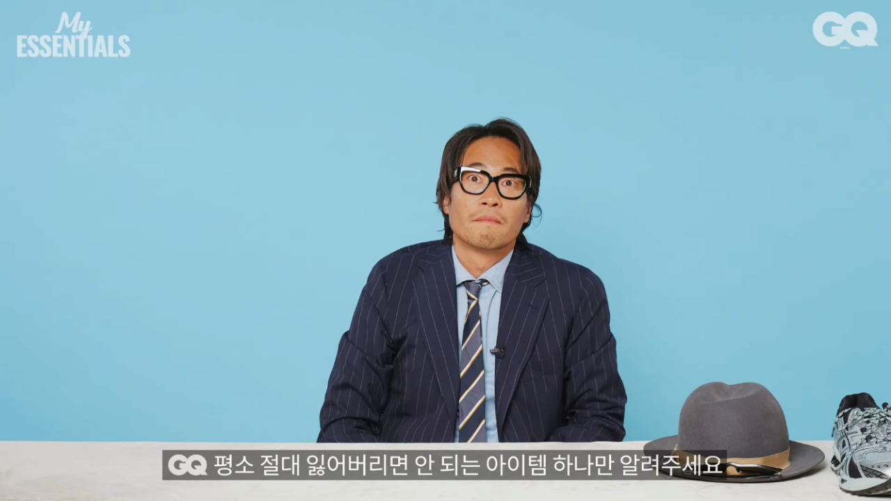 같은 핸드폰을 10년째 쓰고 있다는 배우