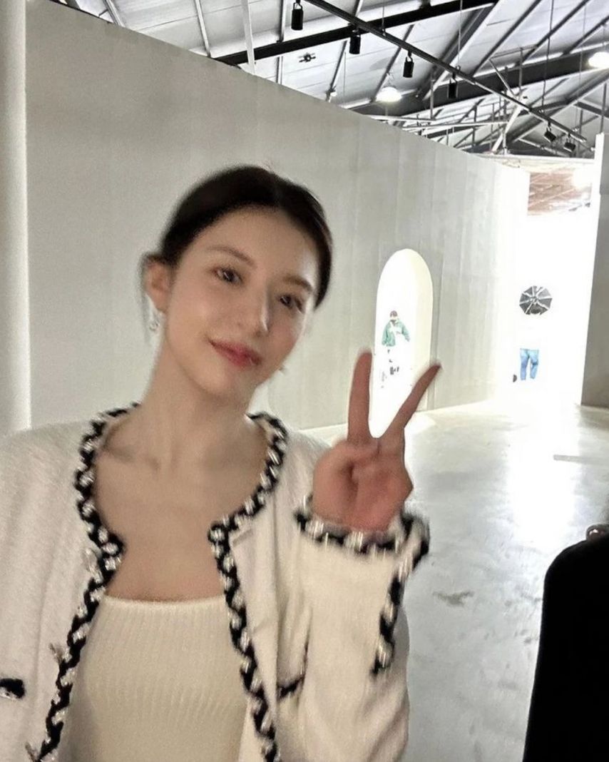 카메라 대충 찍힌 고윤정 실물