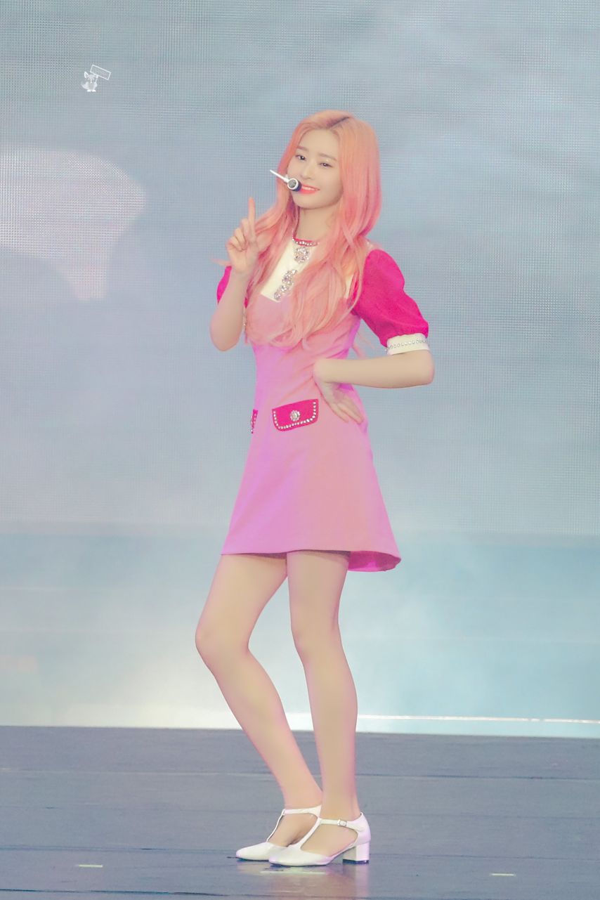 [아이즈원] 핑크 김민주