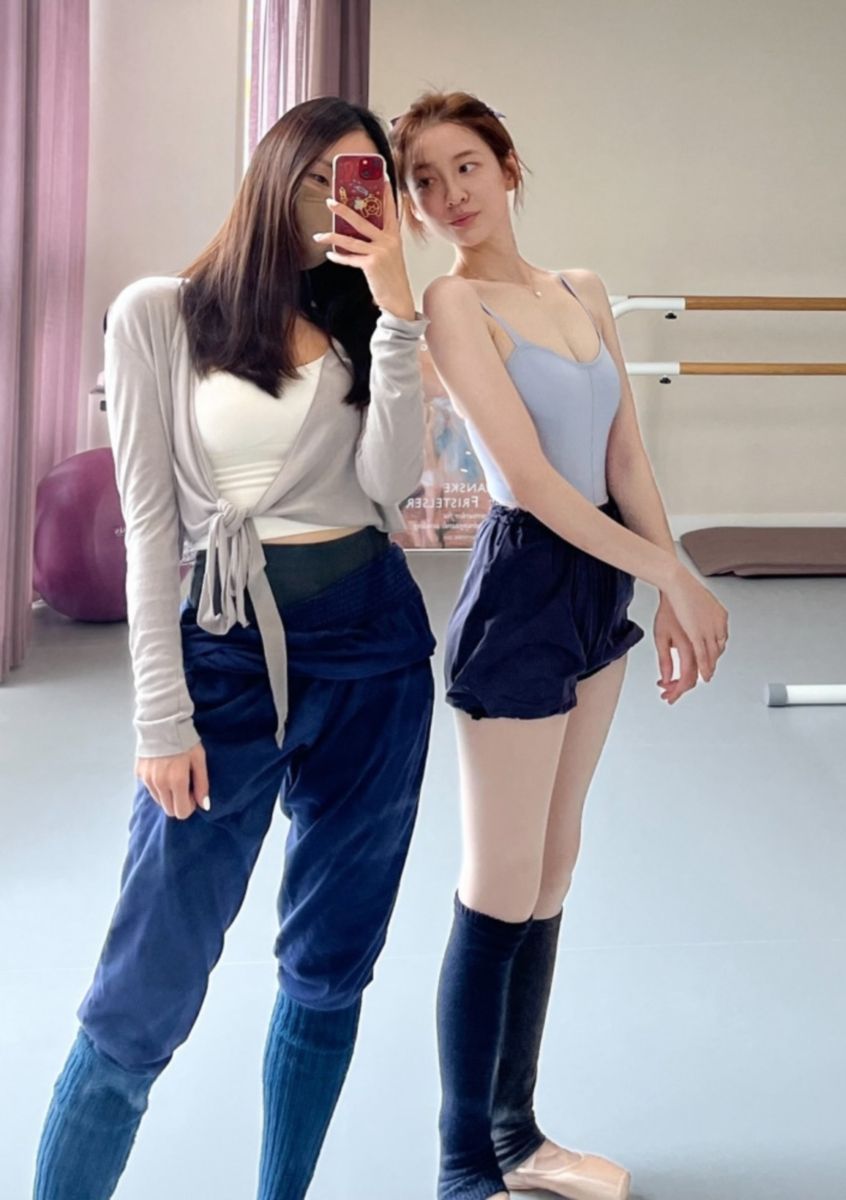 박지현 발레 폼. 1자 다리 찢기 쌉가능