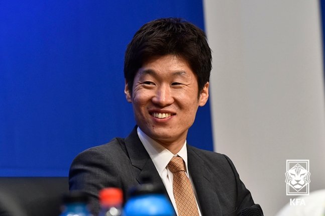 [속보] 박지성, KFA에 직격 날렸다 "약속 무너져…선임 번복, 협회와 홍명보 감독 결정만 남았어"