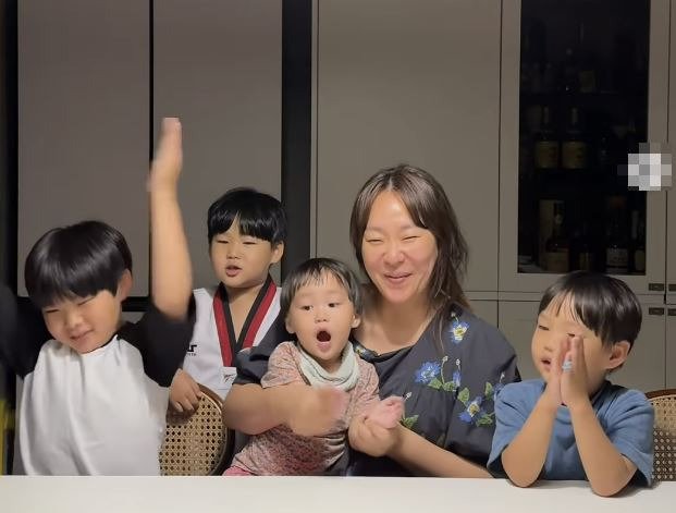 정주리 측 "다섯째 임신 맞다…초기라 조심스러워" [공식입장]