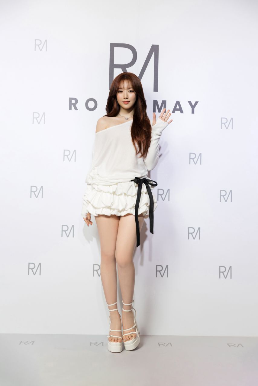 아이들 슈화 로빈메이 창립 8주년 기념 기자회견