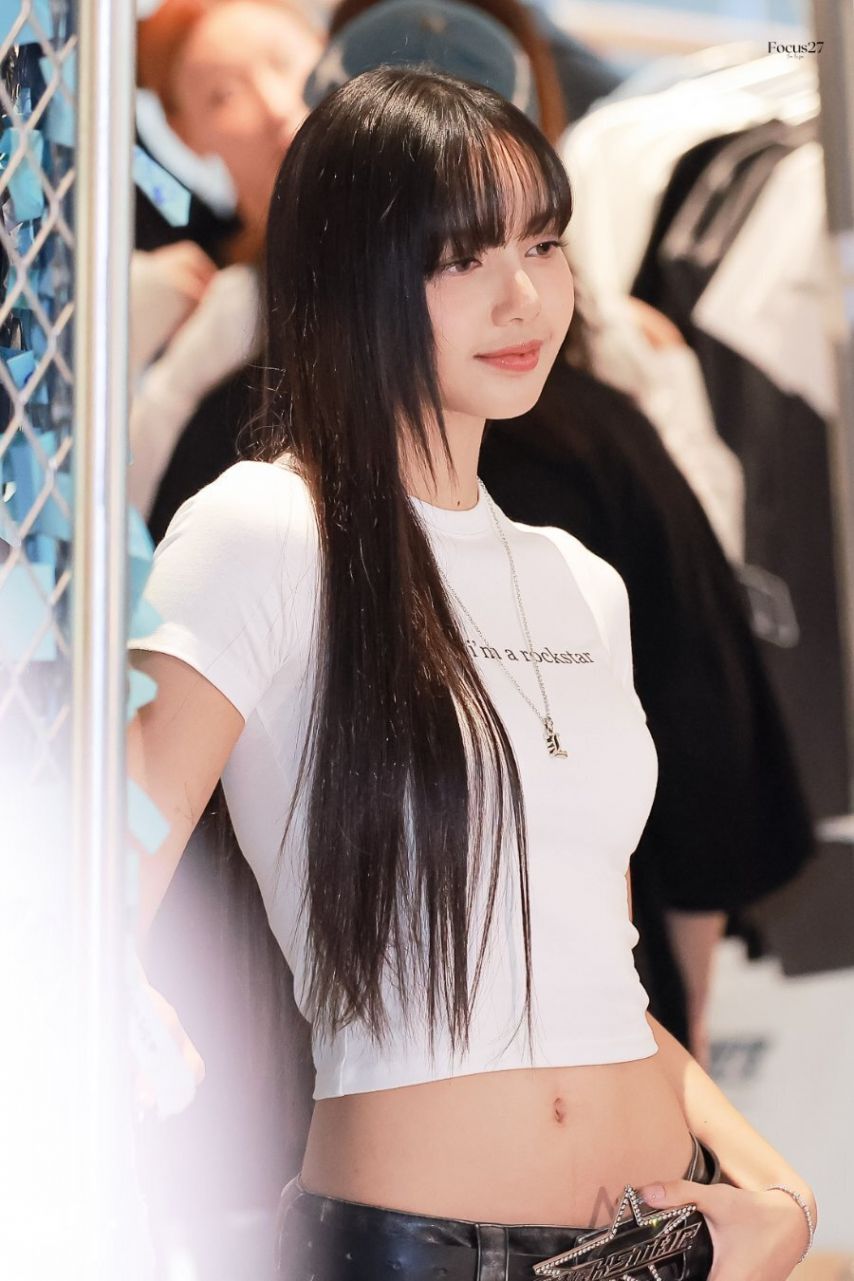리사 (블랙핑크) ‘ROCKSTAR’ POP-UP STORE 서울