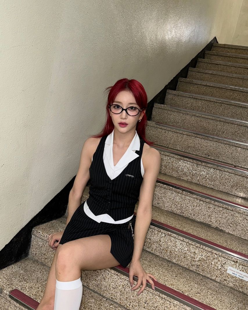 수민 (스테이씨) SNS