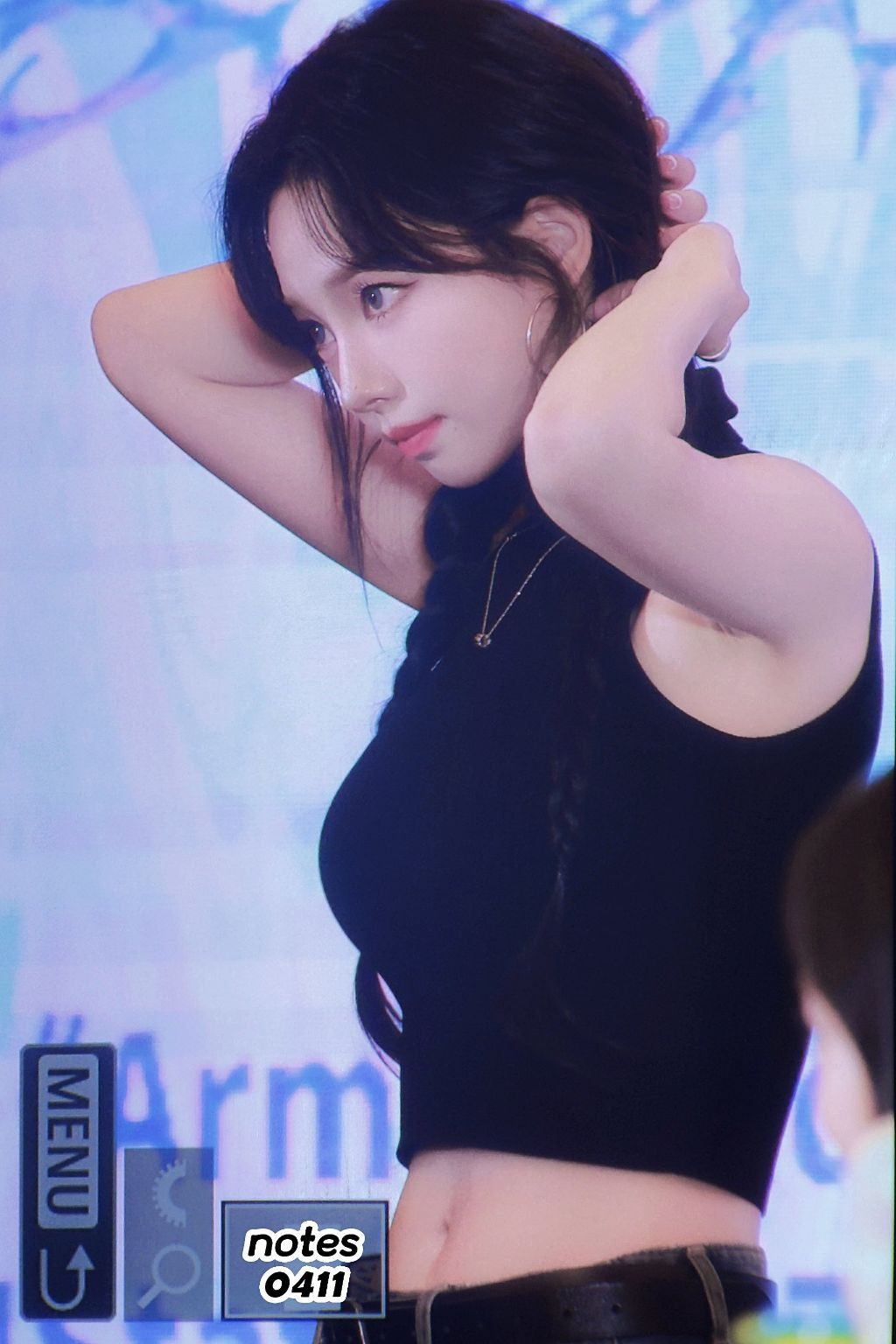 19호룩의 에스파 카리나 치명적인 섹시함.. 시원한 어깨와 겨드랑이