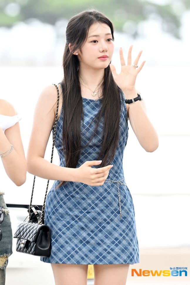 베이비몬스터 로라