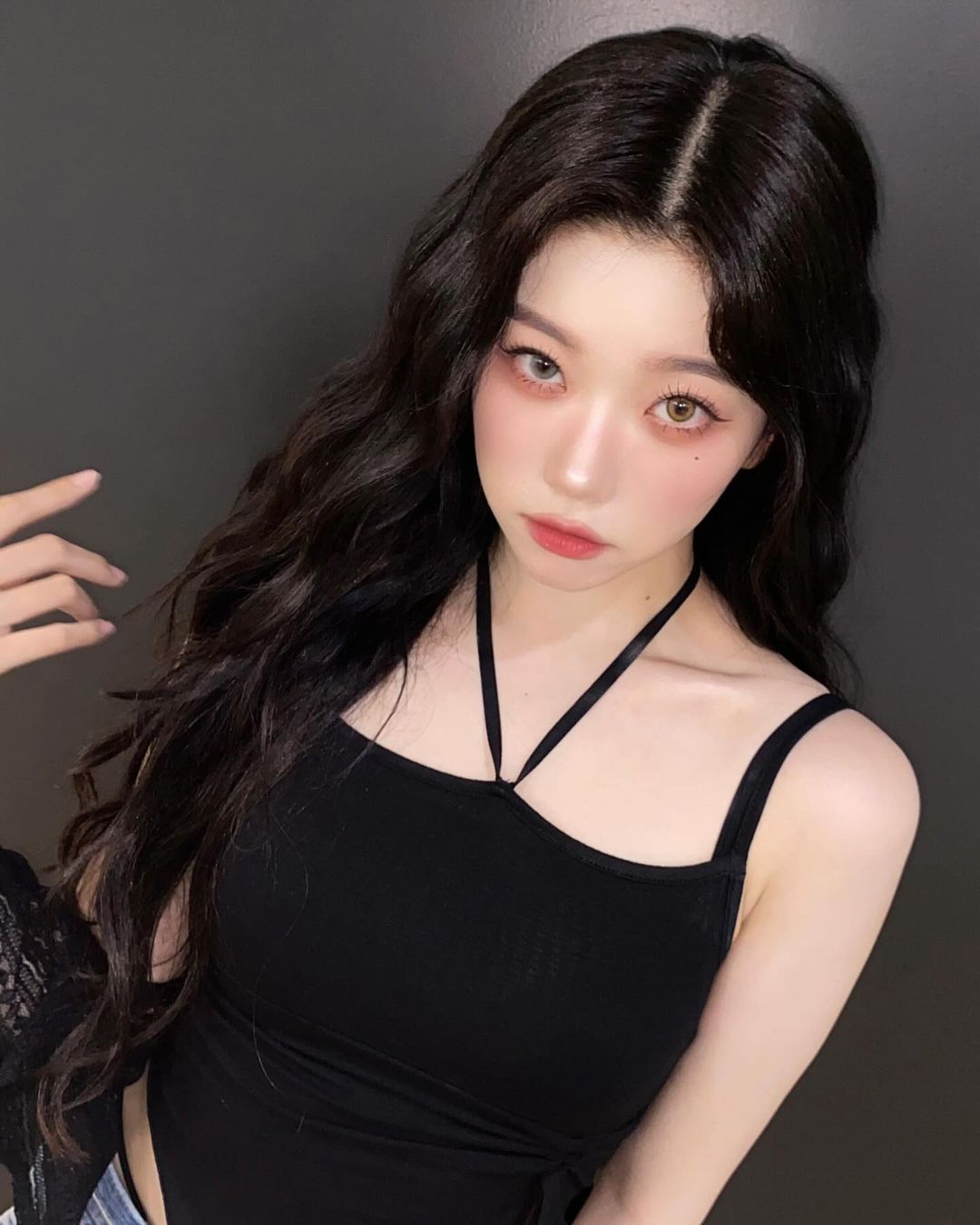 오프숄더 + 데님스커트 골반 살랑살랑 흔드는 빌리 츠키