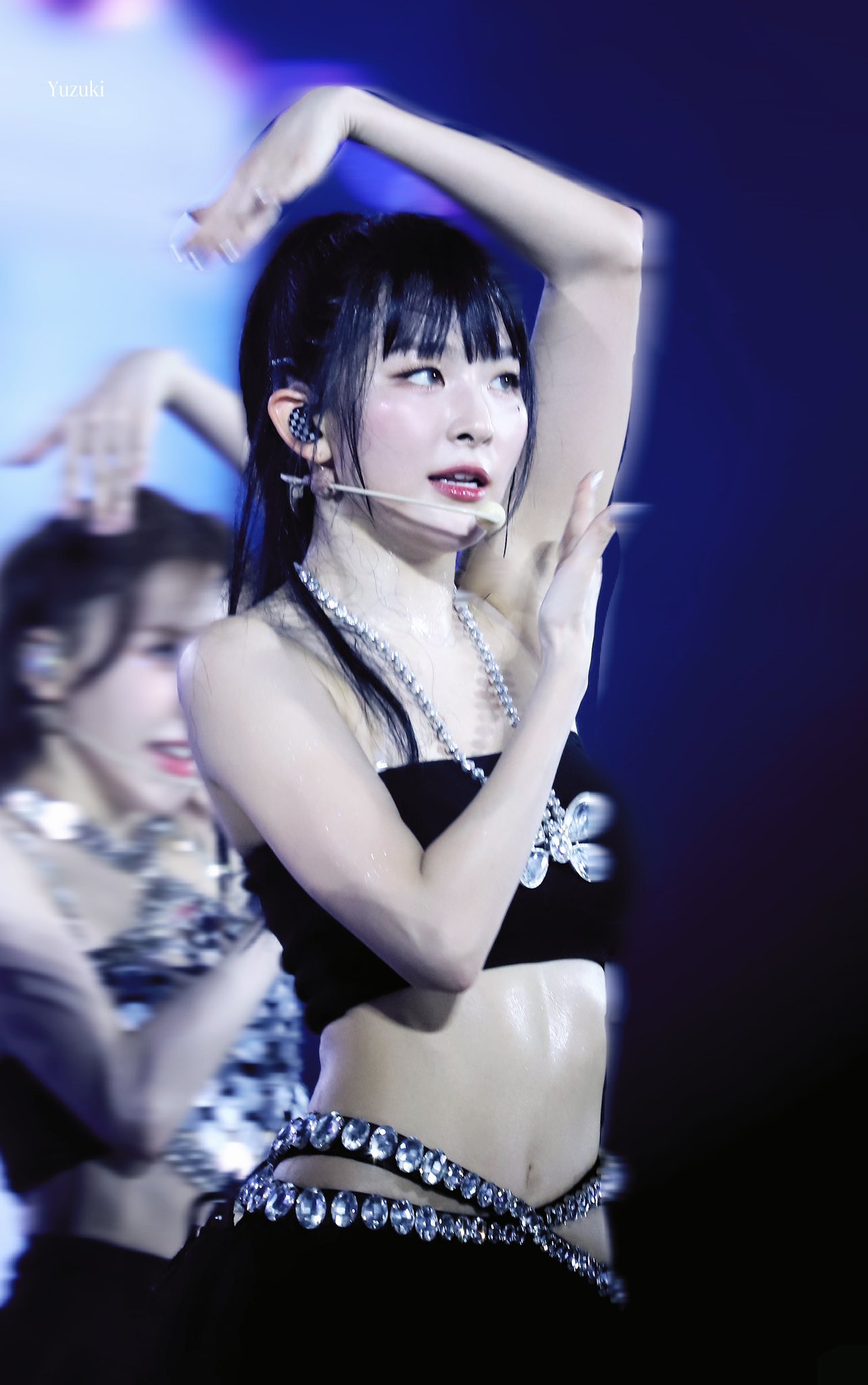 땀범벅 레드벨벳 슬기 환상적인 슬렌더 꿀복근 야꼽 기립근 몸매