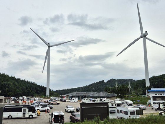 캠핑족들이 점령한 대관령 휴게소 근황