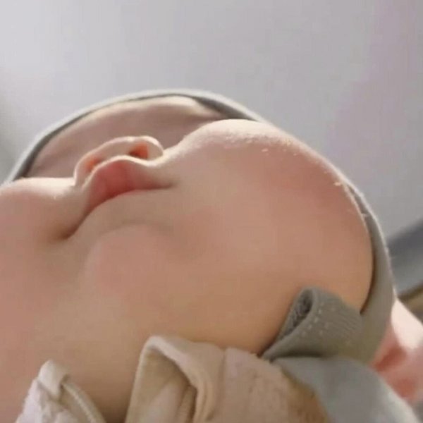 아기 볼아래 시점