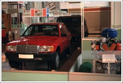 북한에서 만든 짝퉁벤츠 ㄷㄷ