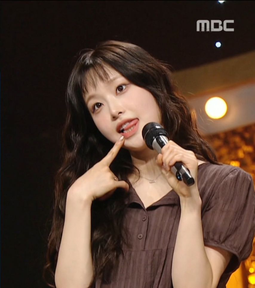 애교 보여주는 츄 표정