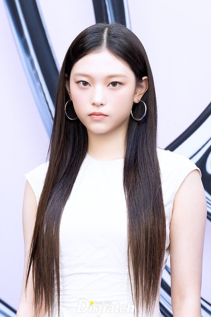 오늘자 서울패션위크 포토월 기사 사진 강해린(뉴진스)