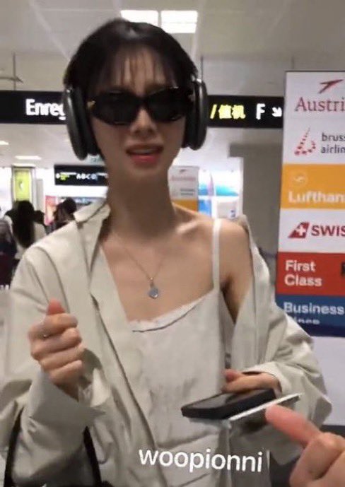 카리나가 싸인 거절할 때 나오는 표정