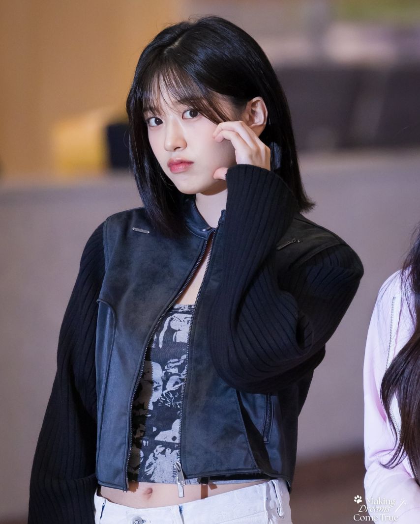 오늘자 일본 출국 하는 안유진(아이브)