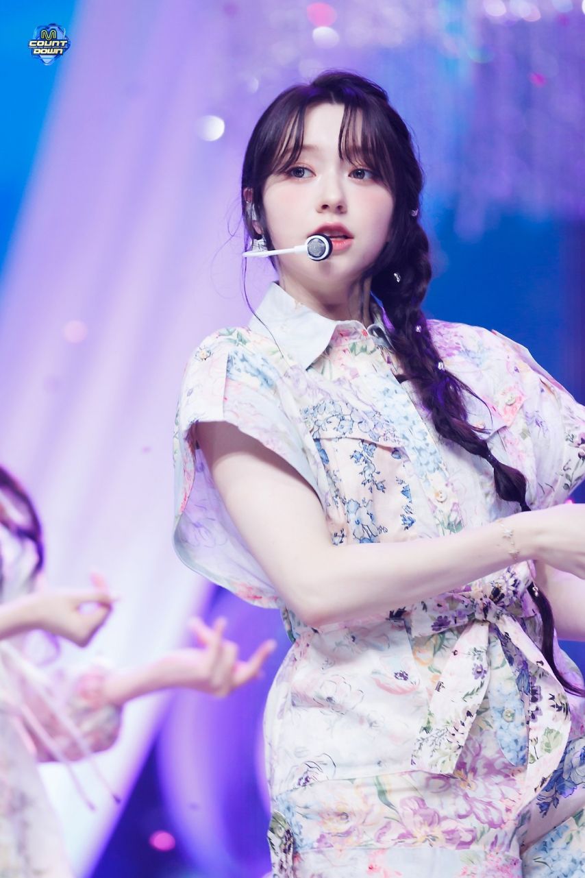 피프티피프티 문샤넬