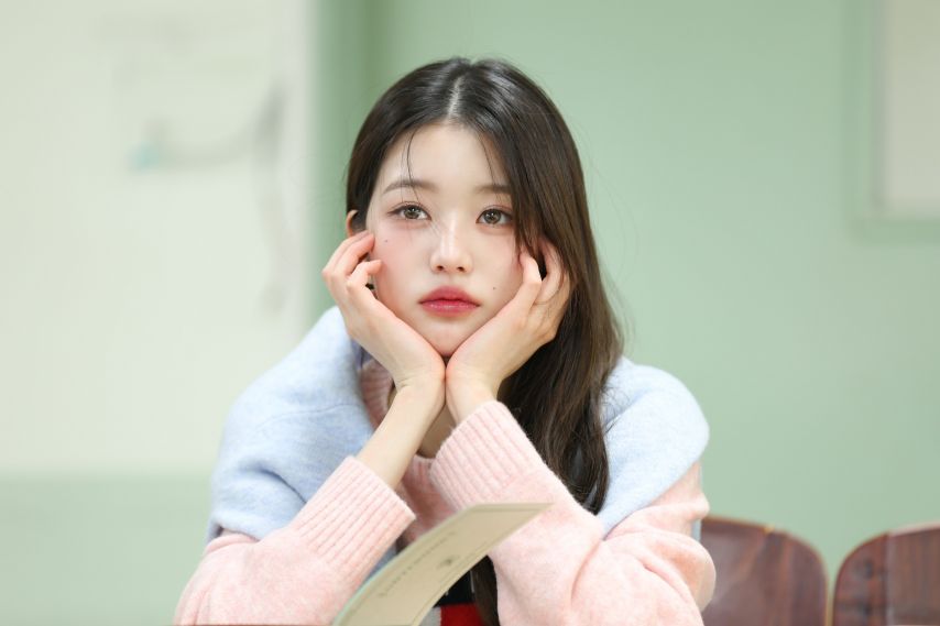 장원영 꽃받침 윙크