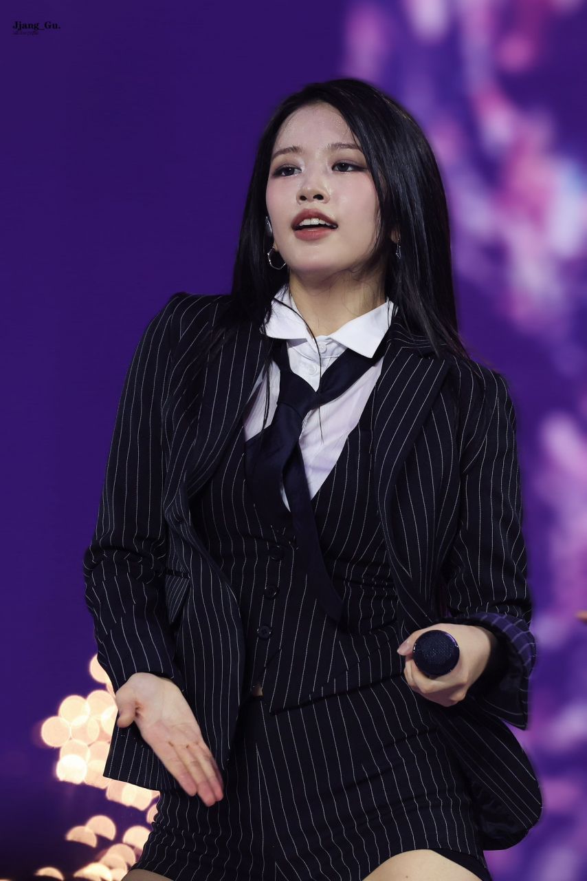 241012 GOLDEN WAVE 아이브 안유진