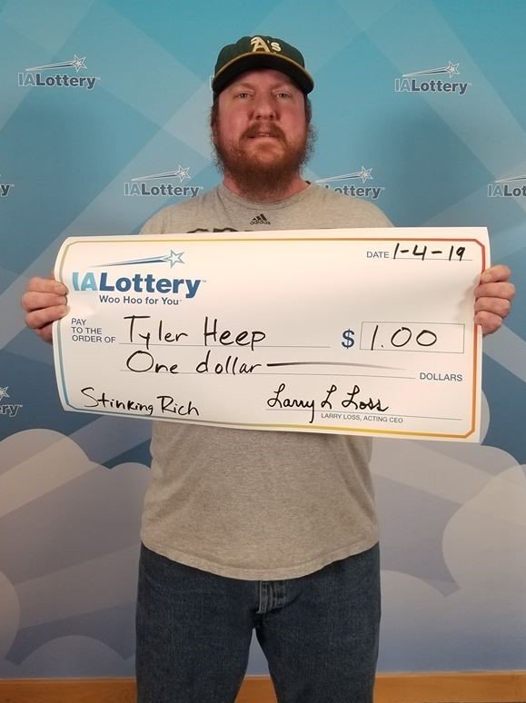 1달러 복권 당첨자 기념촬영