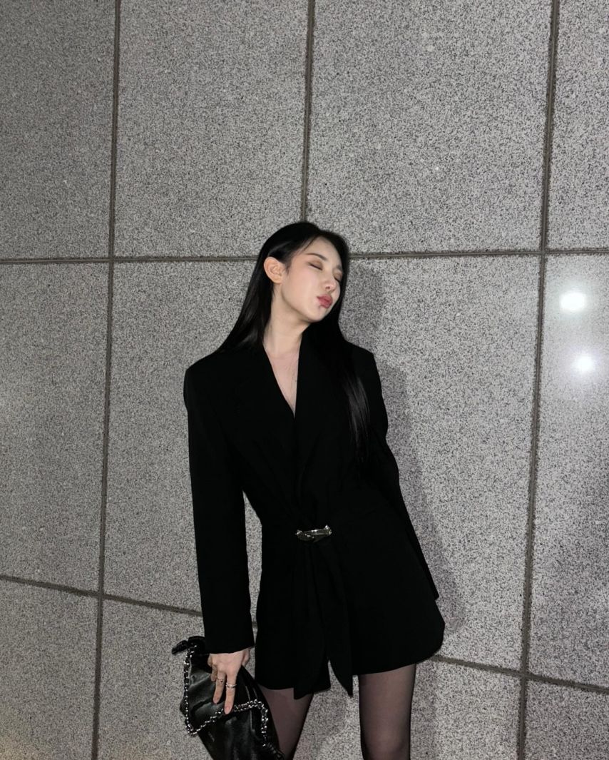 이채연(권은비)