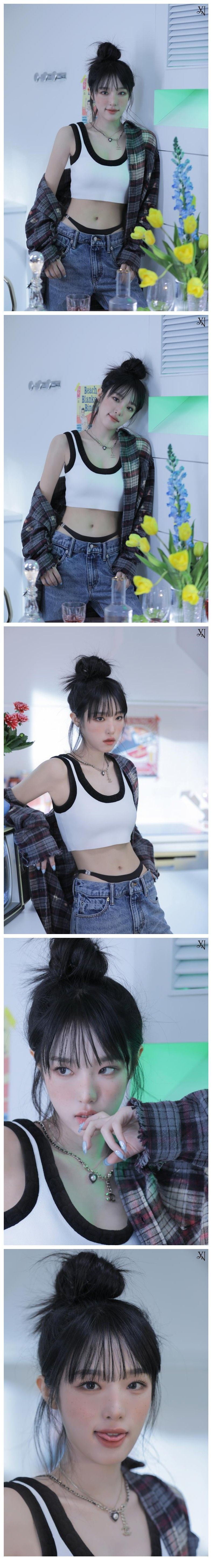 검은색 끈팬티를 많이 올려입은 최예나