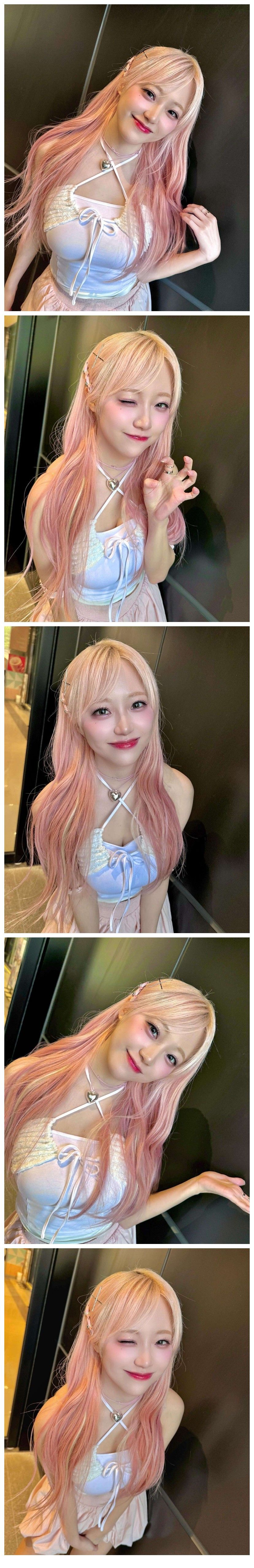 X자 끈홀터넥 흰 티셔츠가 터질듯한 시그니처 지원