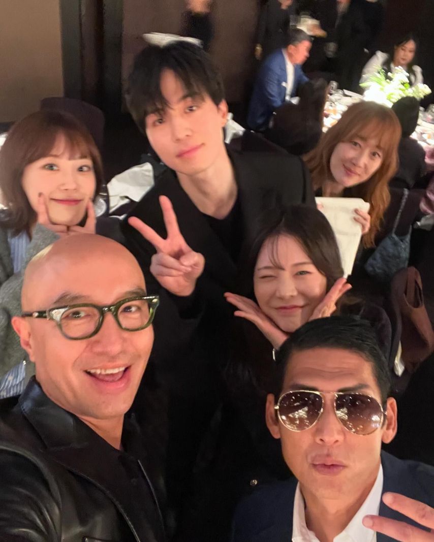 이동욱은 자기만 따로 나이를 먹나보네요