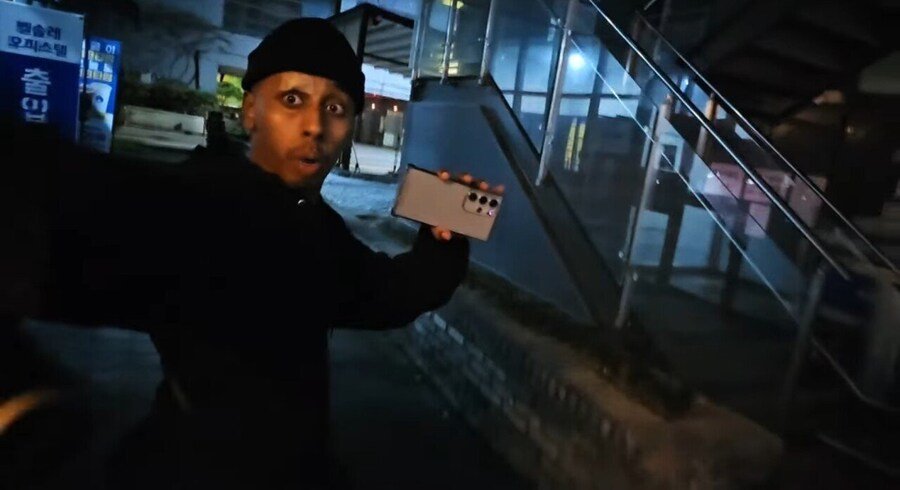 또 개쳐맞았다는 흑인 유튜버 영상