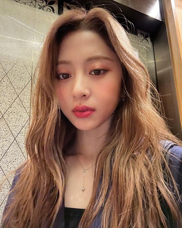 르세라핌 허윤진