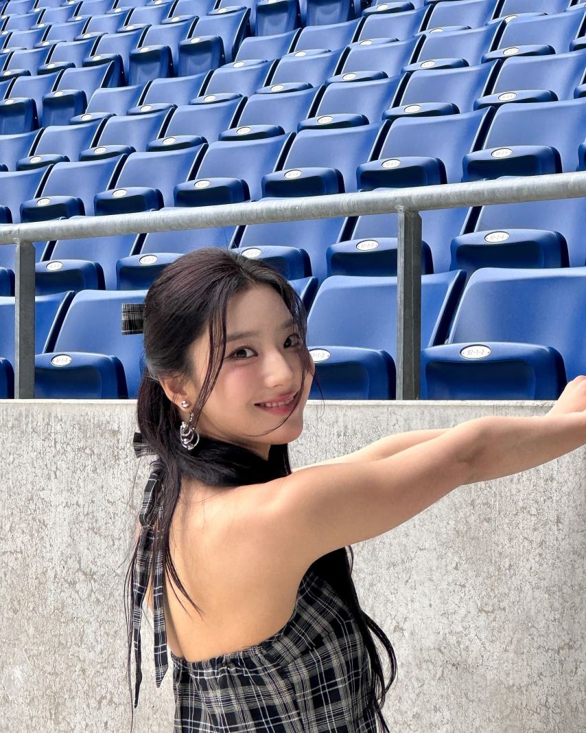 프로미스나인 이새롬,이서연,이채영,이나경