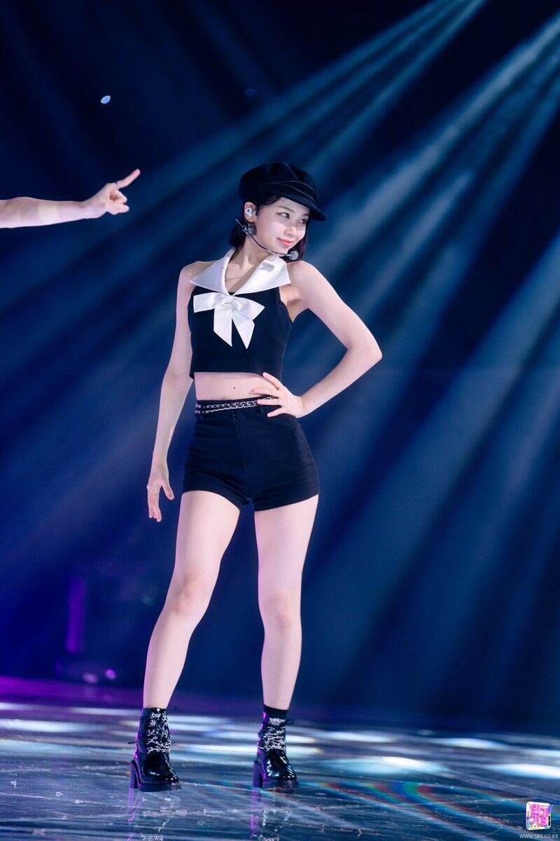 LE SERAFIM 김채원