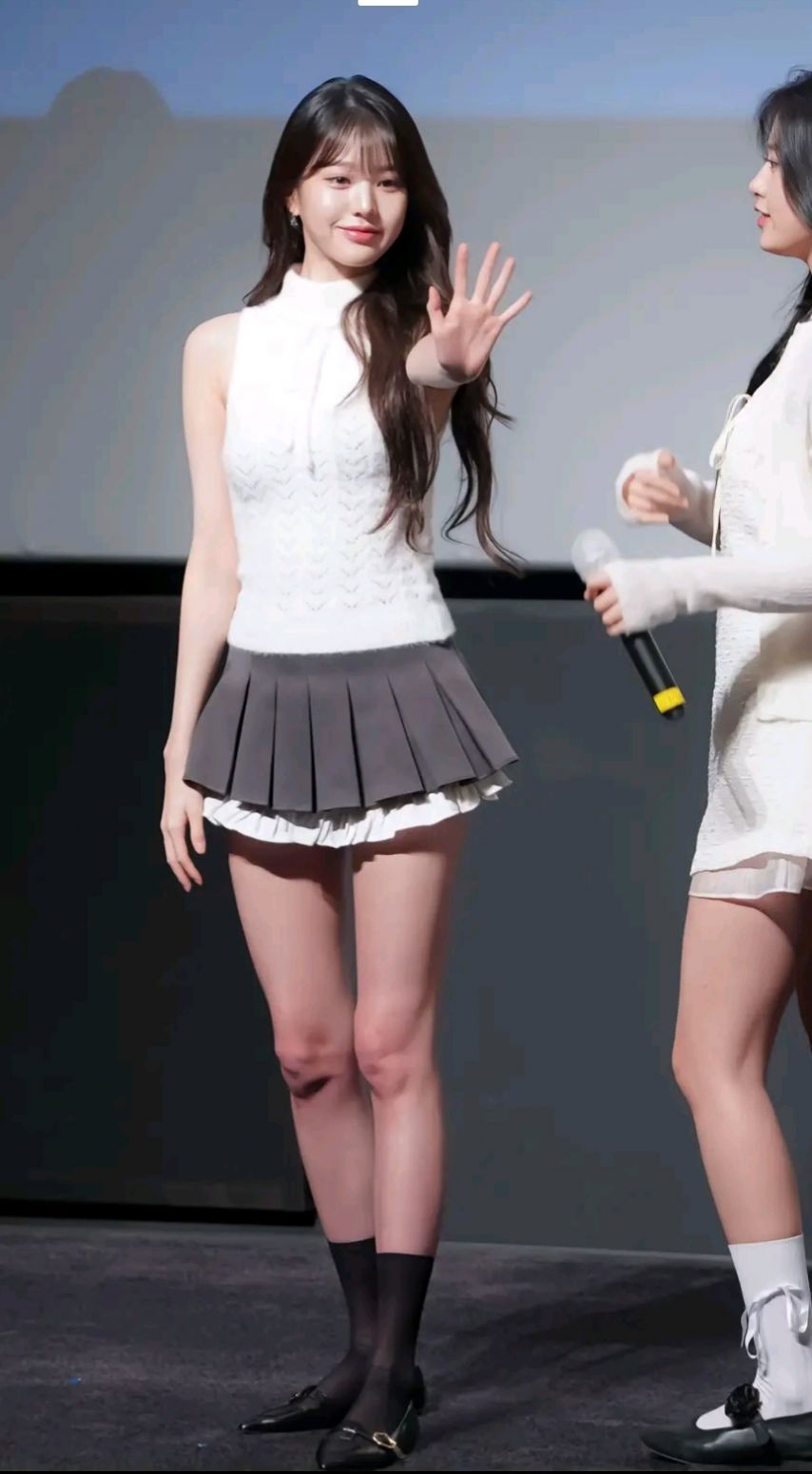 비율이 사기인 아이브 장원영.jpg