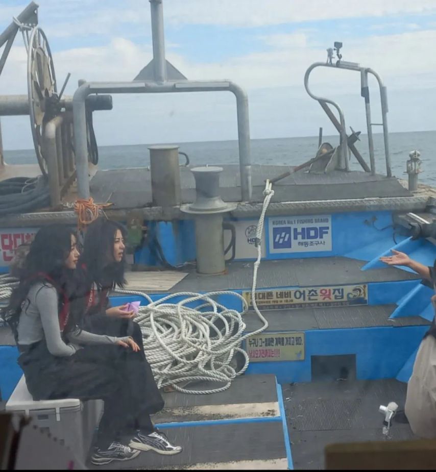 [르세라핌] 낚시하러 간 카즈하 허윤진