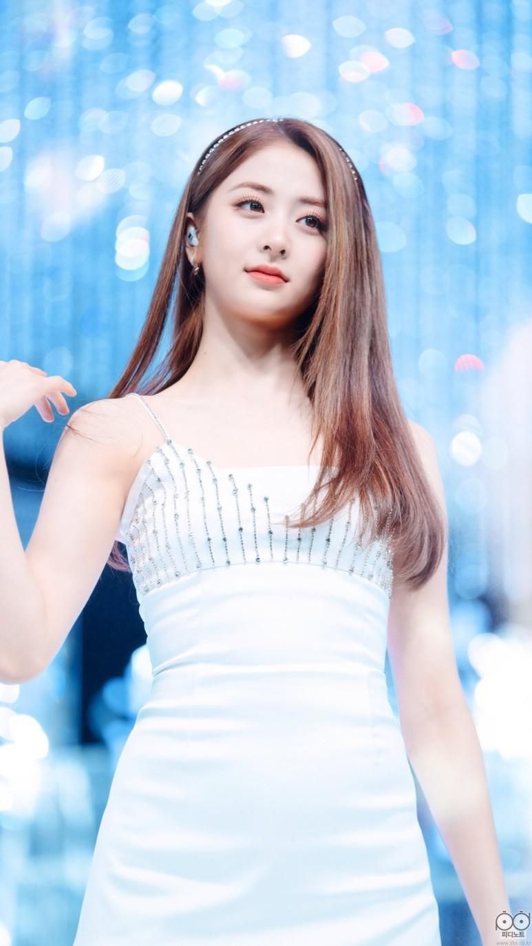 르세라핌 허윤진