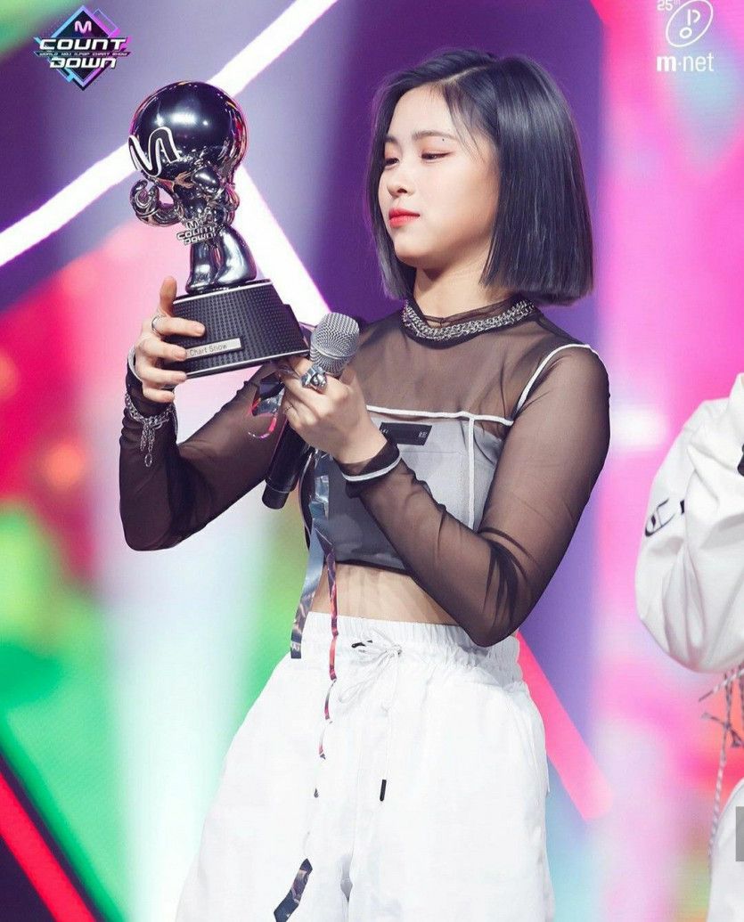 ITZY 류진.jpg