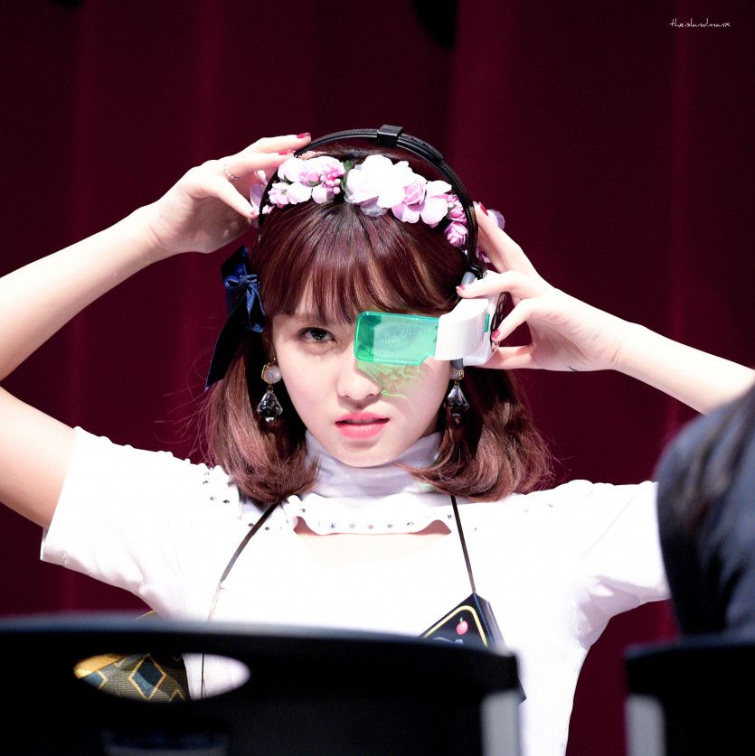 트와이스 모모.jpg