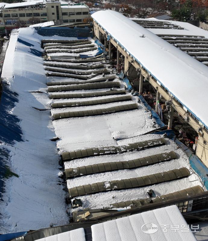 오늘자 안양 농수산물도매시장 붕괴 당시 영상 ㄷㄷ..news